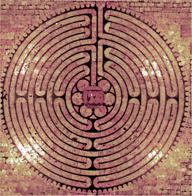 13 labyrinthe de chartres omega 1